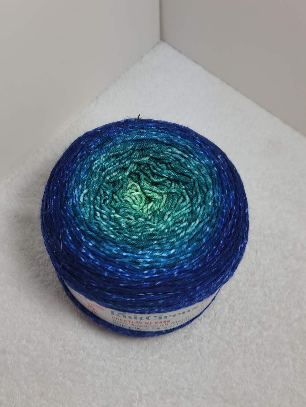 Knit Circus Yarns - Gradient Blue-Green Yarn Cake - NWT